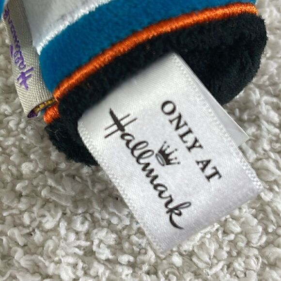 Hallmark Itty Bittys Disney Preince Eric Rapunzel & Cruella De Vil New Set Of 3 - Picture 8 of 10